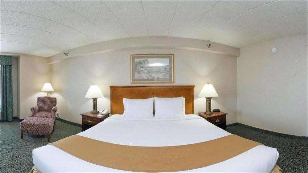 Holiday Inn Express And Suites Pittsburgh West Mifflin By Ihg Buitenkant foto